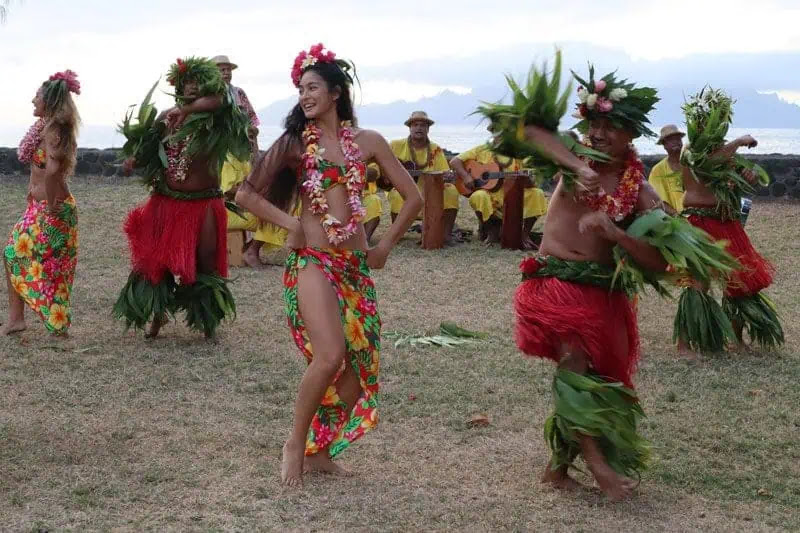 Tahitian Dancing - French Polynesia 3