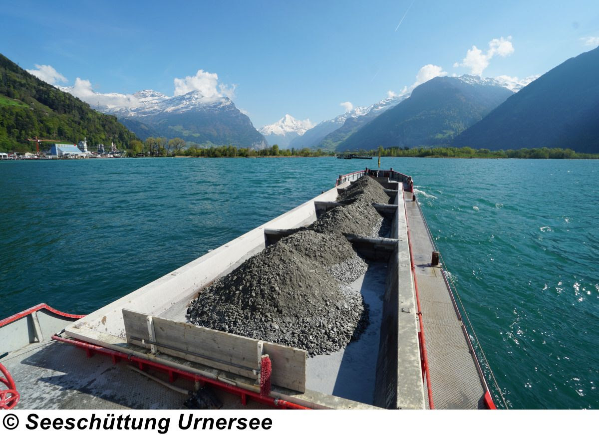 Transport des Gesteins an die Schüttstelle