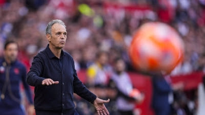 El Alavés sale en descenso del debut de Caparrós y el Villarreal perdona a la Real