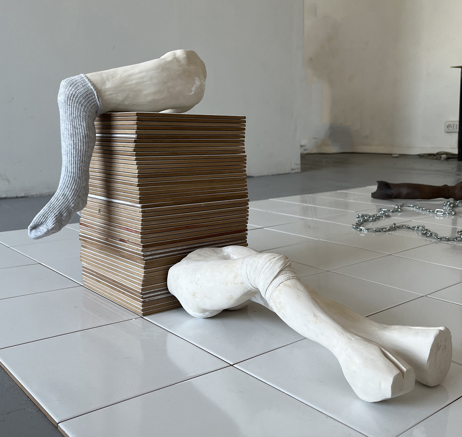 A.MORE gallery-Margaux Bricler-Maison marginale-2023-Misure Variabili