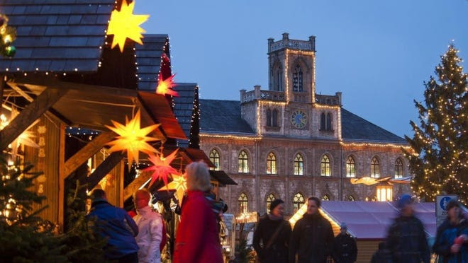 Los visitantes vienen de todo el mundo para disfrutar del alegre espíritu de los mercados navideños alemanes.