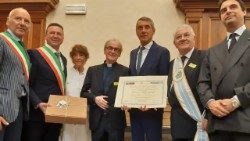 Padre Bruno Silvestrini, custode del Sacrario Apostolico, insignito del riconoscimento 