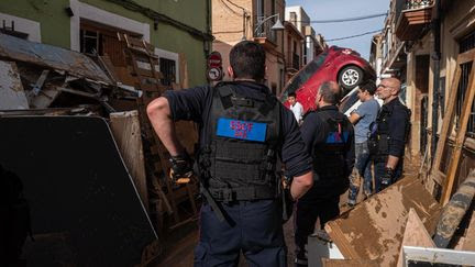 Inondations en Espagne : 'La situation est tellement dramatique que le personnel n'arrive pas à faire face', témoigne le chef d'une ONG de pompiers français