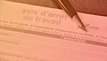 Baisse du plafond des indemnités journalières : une mesure contre la santé des travailleur·ses