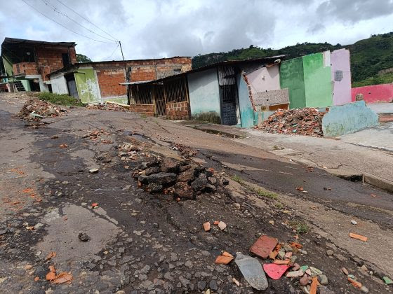 230 familias de La Concordia están incomunicadas por colapso de vías en San Cristóbal