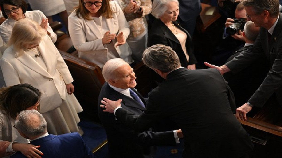 ＂NO DEMONIZARÉ A LOS MIGRANTES＂: Biden marca la diferencia con Trump en su discurso ante el Congreso de la Unión