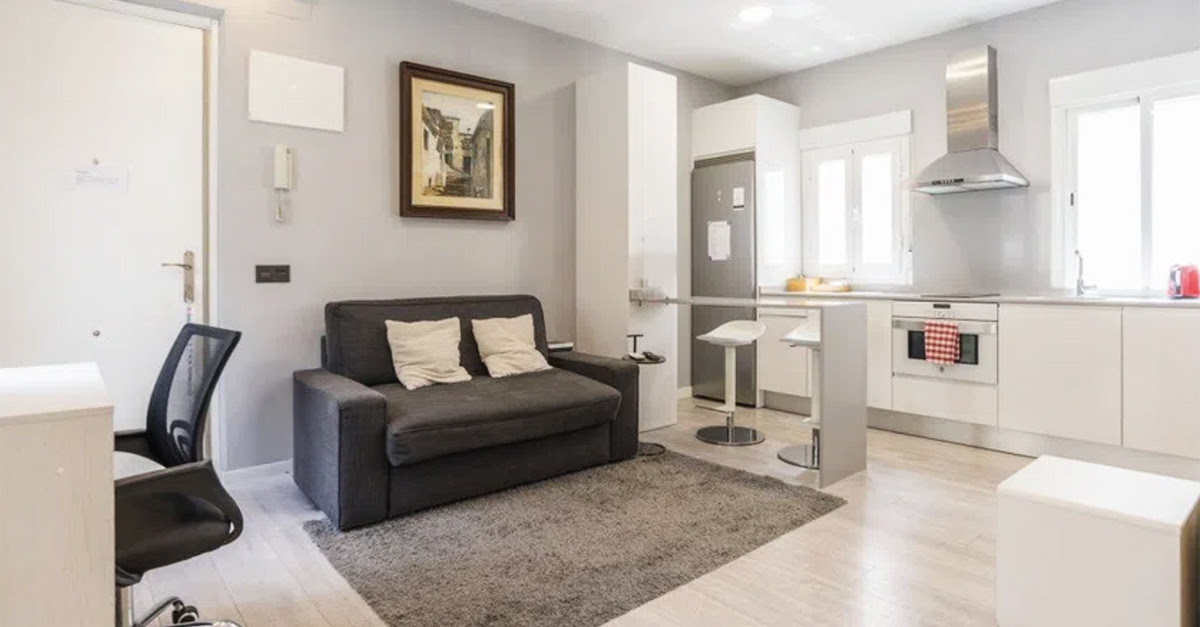 Un soltero debe ganar más de 32.000 euros para poder alquilar con tranquilidad Lo que le cuesta a los solteros comprar o alquilar vivienda
