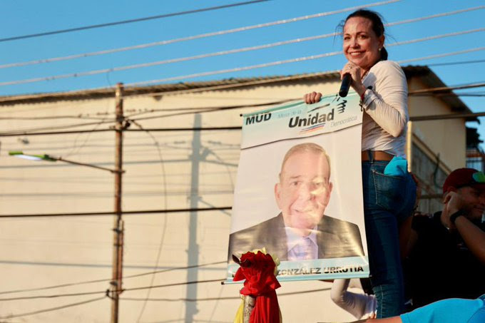 María Corina Machado llama en Coro a votar por Edmundo González