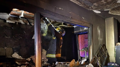 Sucesos.- Once personas atendidas por un incendio en un edificio en Majadahonda