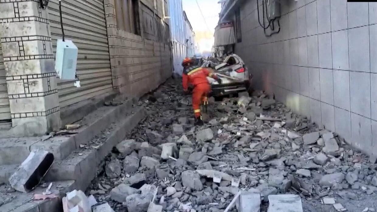 Casas colapsadas y carreteras destruidas: terremoto de 7.1 sacude el Tíbet y deja más de 100 muertos