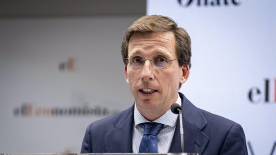 Almeida reta a la oposición a que diga que no quiere modificar el protocolo de parques pero que se dejen de 