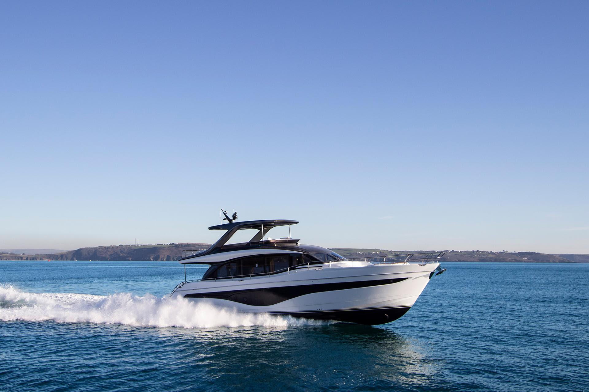 Princess Yachts Y72 