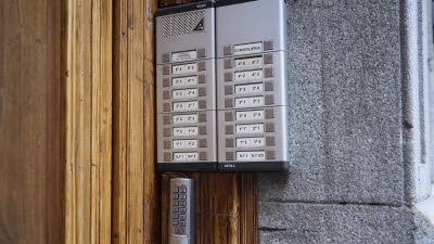 El Plan municipal Reside para controlar los pisos turísticos en la capital se aprobará en el Pleno de mayo
