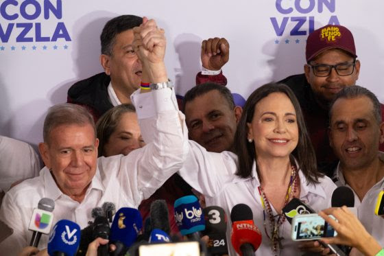 La Venezuela de los dos polos “tiene un nuevo presidente” para cada bando