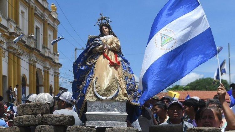 I fedeli del Nicaragua celebrano la Novena dell'Immacolata Concezione