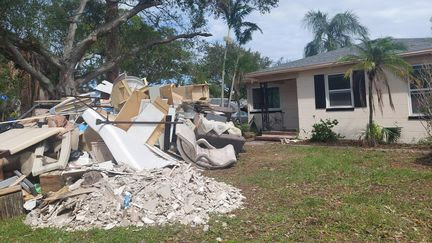 'Vous voyez les maisons marquées ? Elles sont toutes condamnées' : en Floride, l'ouragan Milton aggrave les dégâts déjà causés par le passage d'Hélène