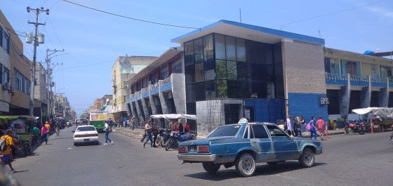 Pago de servicios y fiscalizaciones acaban con los pocos ingresos de comerciantes en Sucre