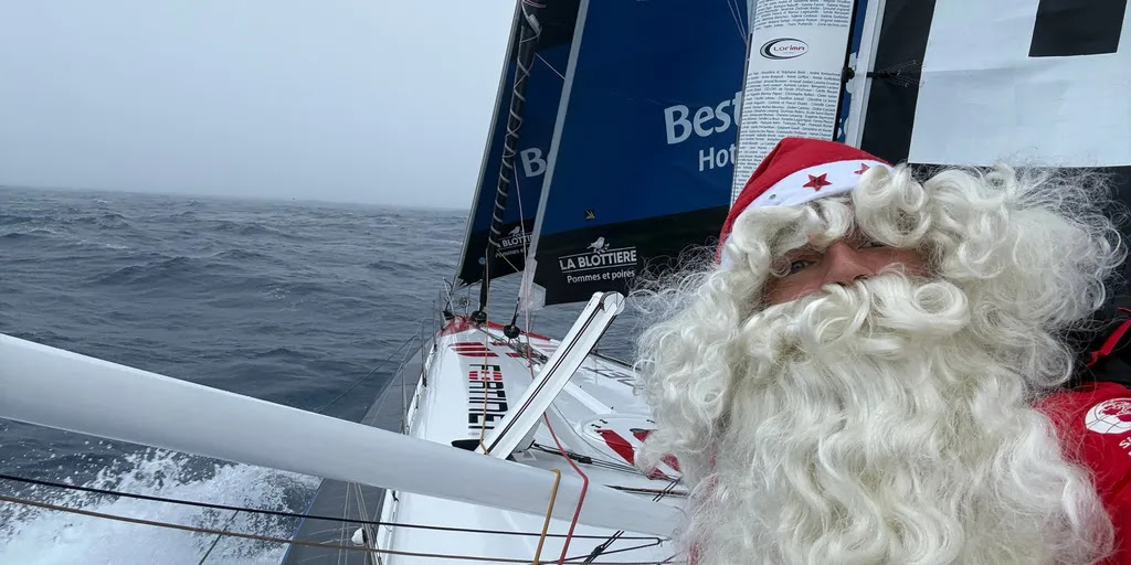 COURSE, 24 DÉCEMBRE 2024 : Photo envoyée depuis le bateau Fortinet - Best Western lors de la course à la voile du Vendée Globe le 24 décembre 2024. (Photo du skipper Romain Attanasio) Noël