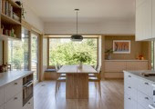 En la planta baja se encuentra la cocina, el comedor y salón concebidos como espacio abierto.