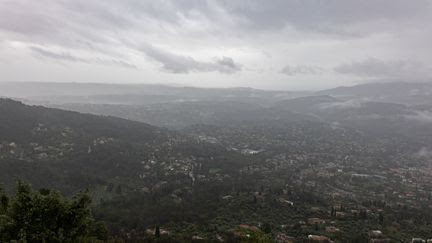 L'Ardèche, le Var et les Alpes-Maritimes placés en vigilance orange 'pluie-inondation' et 'orages', cinq départements du Sud-Est en état d'alerte