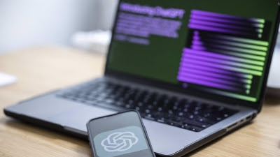 La búsqueda profunda de ChatGPT añade una versión ligera con o4-mini que amplía el límite de uso