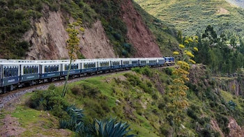 El Andean Explorer es uno de los viajes en tren más impresionantes de Sudamérica (Wikipedia)