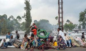 La población sigue huyendo de los combates en el este de la RD Congo, donde los rebeldes del M23, apoyados por Ruanda, han logrado importantes avances.