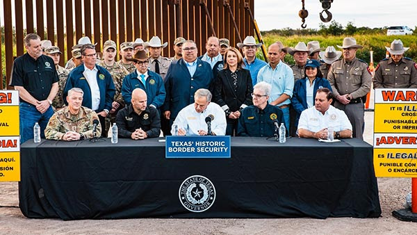 Texas Signs Law Allowing the Arrest of Illegal Border Migrants