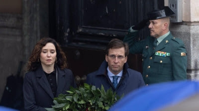 Ayuso y Almeida lamentan la muerte de Fernando Lázaro, un 