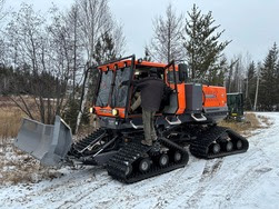Voyageurs Trail Society Inc Snow Cat Grooming Tractor