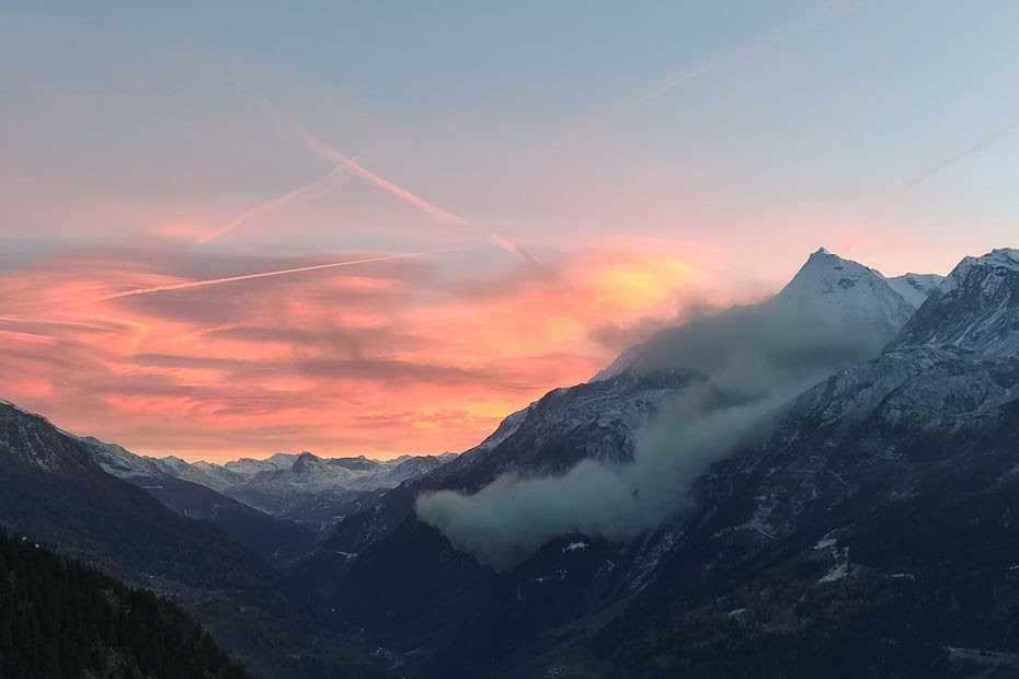 VIDÉO. 'J’ai entendu un gros bruit sourd' : les images impressionnantes d’un éboulement au sommet du mont Pourri en Savoie