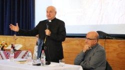 Monsignor Vincenzo Paglia in un suo intervento in Cile