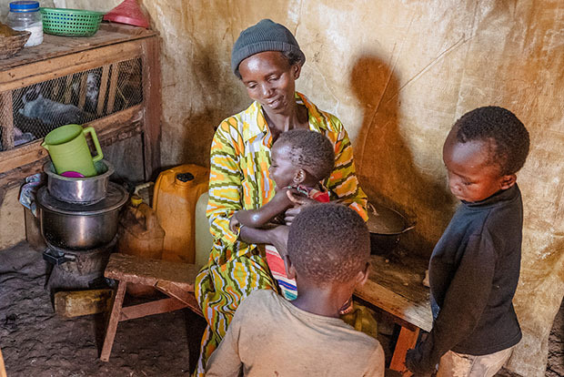 Kimboti, with her children