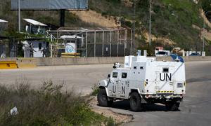 Tropas de mantenimiento de la paz de la UNIFIL patrullan en los alrededores de Tiro, sur del Líbano. 