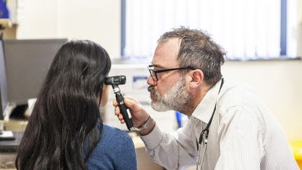 Au Royaume-Uni, sept médecins sur dix souffrent de fatigue compassionnelle, selon une étude