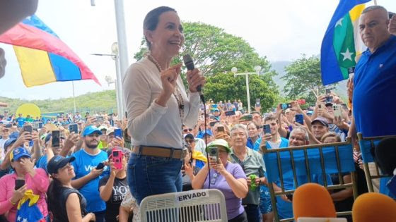 Obstáculos y ataques no frenaron caravana de María Corina Machado en Margarita