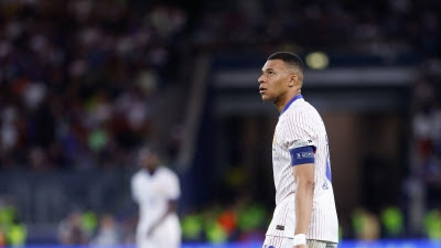 El delantero del Real Madrid Kylian Mbappé, hospitalizado por un cuadro agudo de gastroenteritis