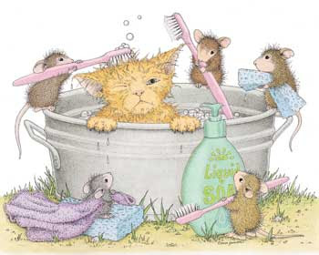 Mice-giving-Cat-Bath