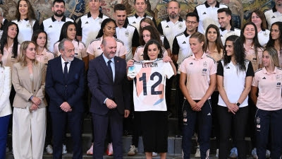La reina Letizia recibe a la selección española antes de su viaje a Suiza para la Eurocopa