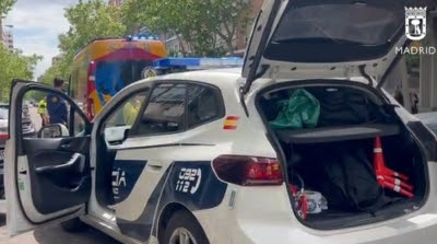  Dos heridos al golpear una moto a una ambulancia del Samur en una calle del distrito de Tetuán