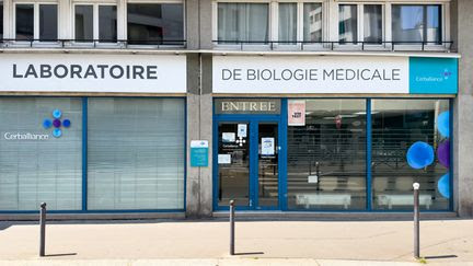 Chlamydia, gonorrhée, hépatite B, syphilis… Quatre questions sur le dépistage des IST, désormais gratuit en laboratoire pour les jeunes