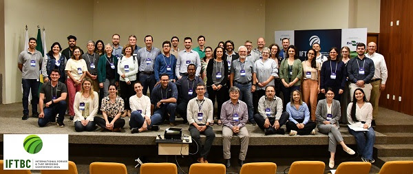 Embrapa Cerrados - Encontro reuniu cerca de 60 pessoas, representando pesquisas de dez países: Quênia, Etiópia, Argentina, Uruguai, Estados Unidos, Canadá, Noruega, Nova Zelândia, China e Brasil.