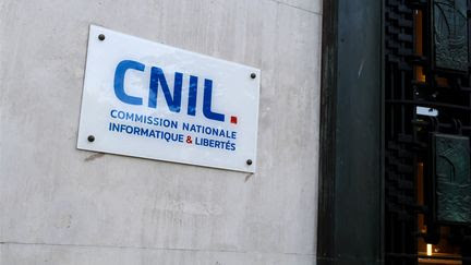 Record de plaintes reçues par la Cnil en 2023 : les Français 'de plus en plus sensibles à la protection de leurs données', constate la présidente de la Cnil