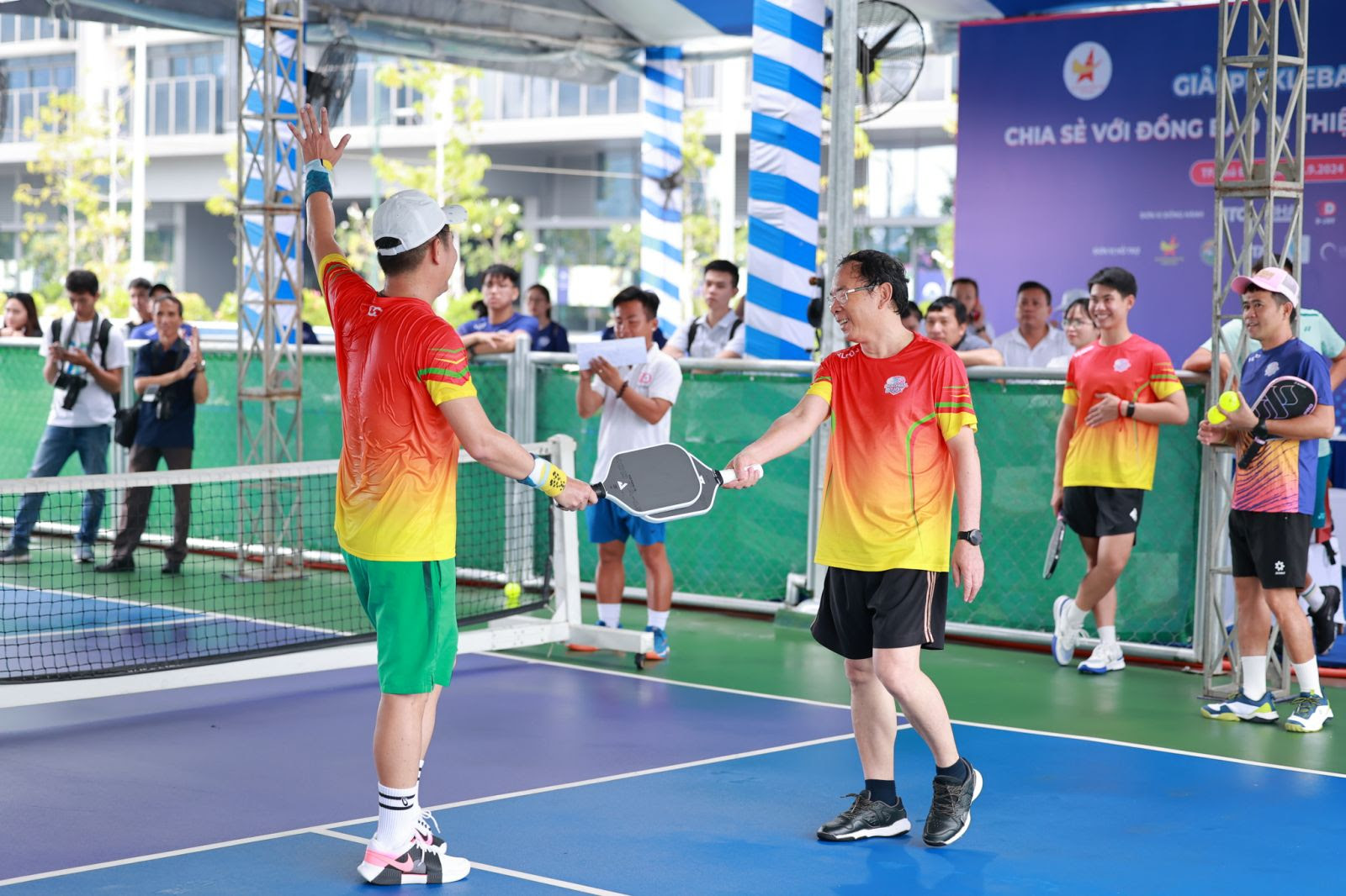 Giải Pickleball góp 2,8 tỷ đồng hỗ trợ đồng bào bị thiệt hại do bão số 3 - Ảnh 7.