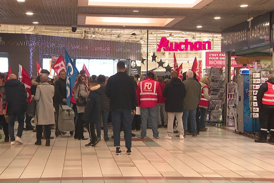 Plan social chez Auchan : 'À 53 ans, avec trois enfants à charge, ça m’inquiète', l’angoisse des salariés de l'enseigne