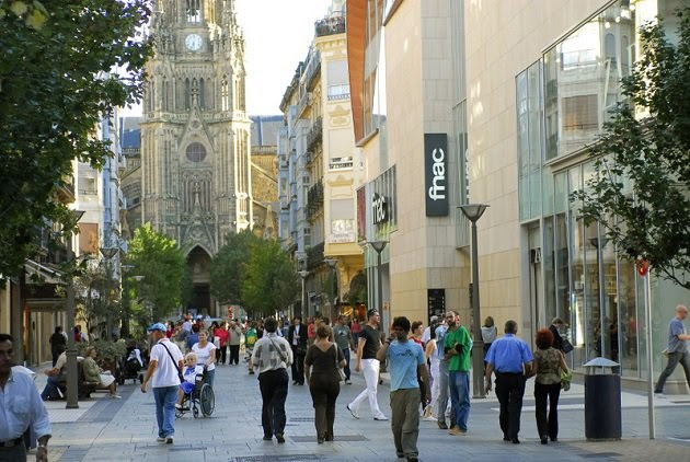 El Gobierno vasco inicia los trámites para que San Sebastián pueda ser declarada zona tensionada en vivienda Archivo - Calle San Martín de San Sebastián