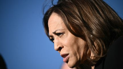 Kamala Harris se distancie de Joe Biden, critiqué pour avoir comparé les soutiens de Donald Trump à des 'ordures'