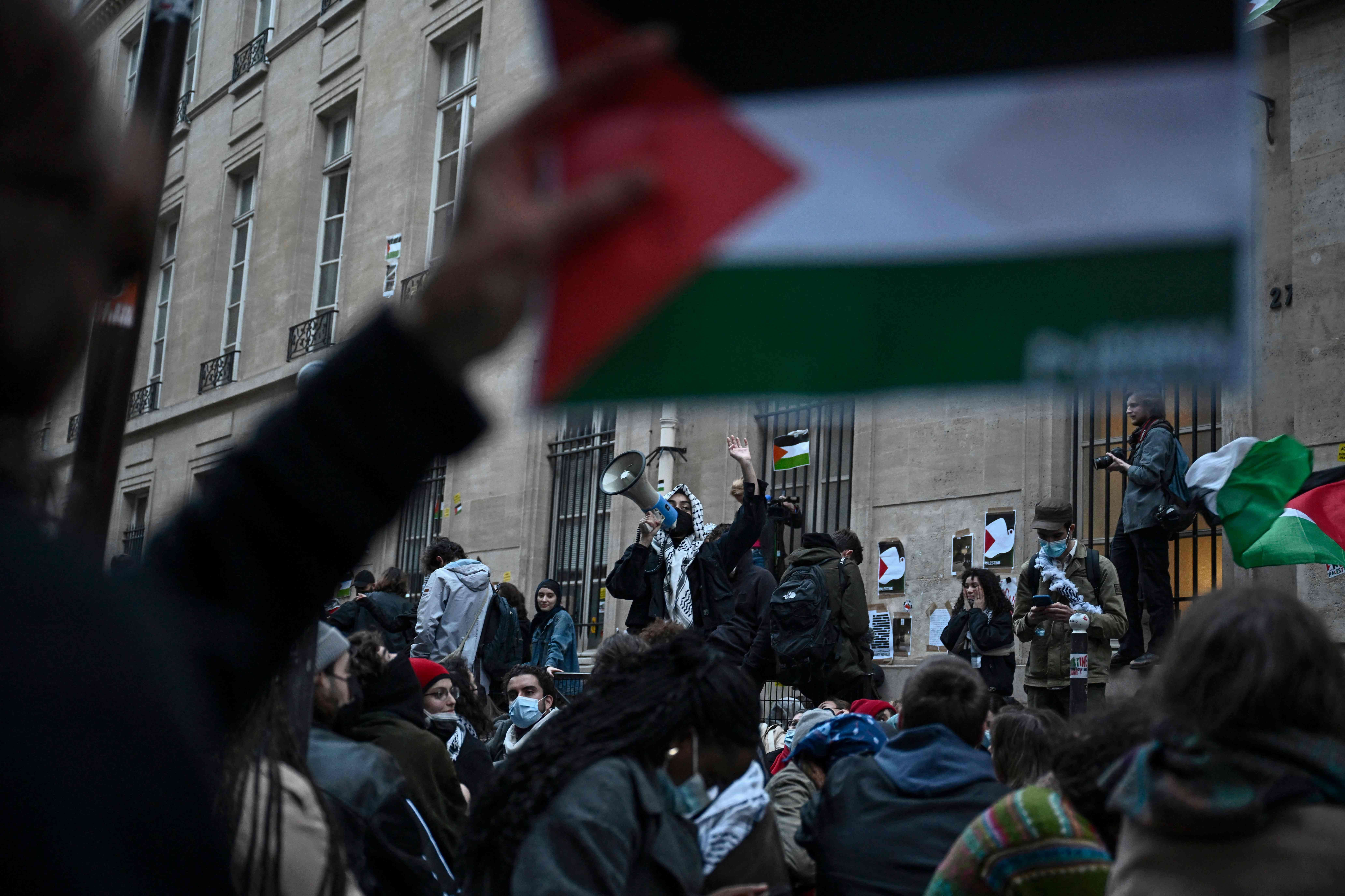 Occupations pro-Gaza et polémiques en chaîne : comment Sciences-Po Paris est devenu un chaudron