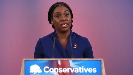 Kemi Badenoch, pro-Brexit et 'anti-woke', élue à la tête du Parti conservateur au Royaume-Uni