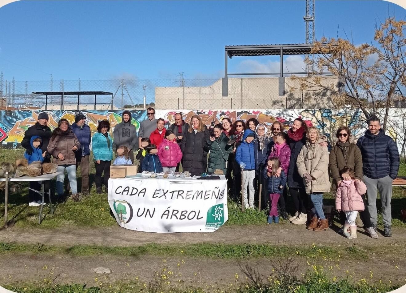 Llevan a cabo actividades de repoblación forestal en la comarca centro-este de la región extremeña